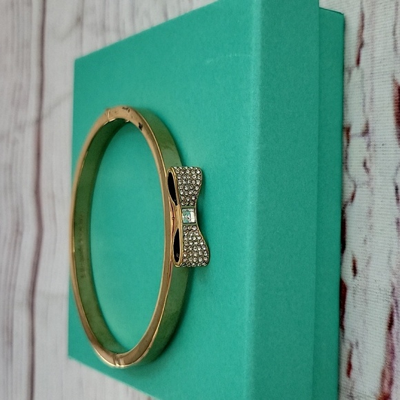 KATE SPADE Elegant Gold Bow Bracelet - Picture 2 of 5